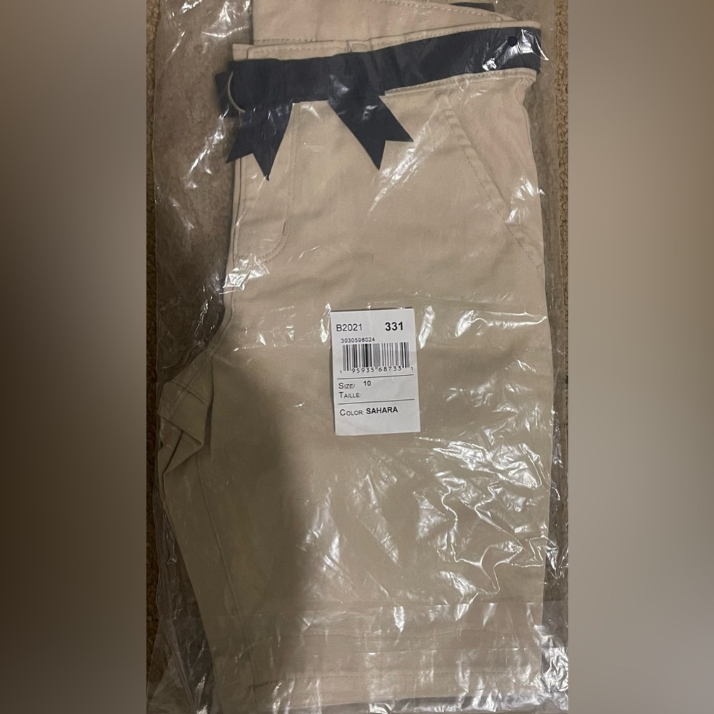 Khaki Tan Pants girl
Shorts size 10